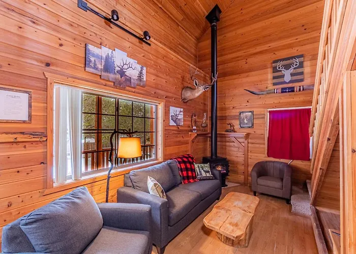 Holiday park #4 The Wolves Den - Pet Friendly- Sleeps 6 - Playground & Game *