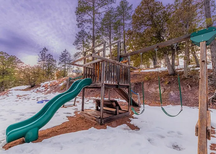 #4 The Wolves Den - Pet Friendly- Sleeps 6 - Playground & Game Holiday park Payson