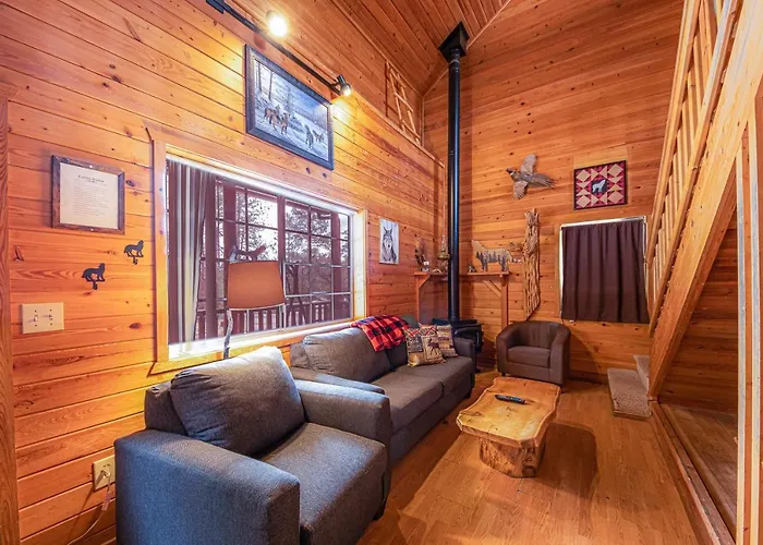#4 The Wolves Den - Pet Friendly- Sleeps 6 - Playground & Game * Payson