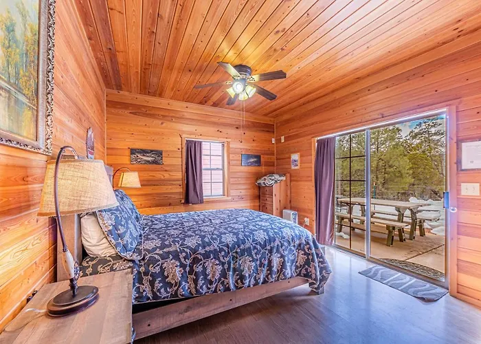 #4 The Wolves Den - Pet Friendly- Sleeps 6 - Playground & Game Holiday park Payson