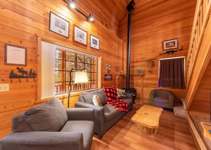 #4 The Wolves Den - Pet Friendly- Sleeps 6 - Playground & Game * Payson